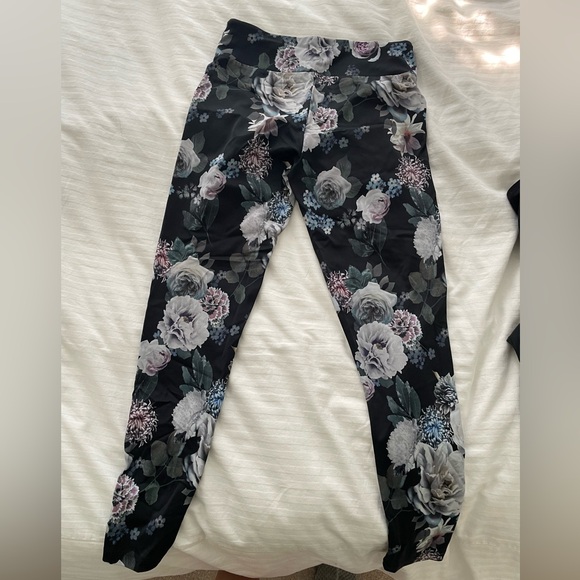 EUC Peony & Me Leggings Sz M - Picture 4 of 4
